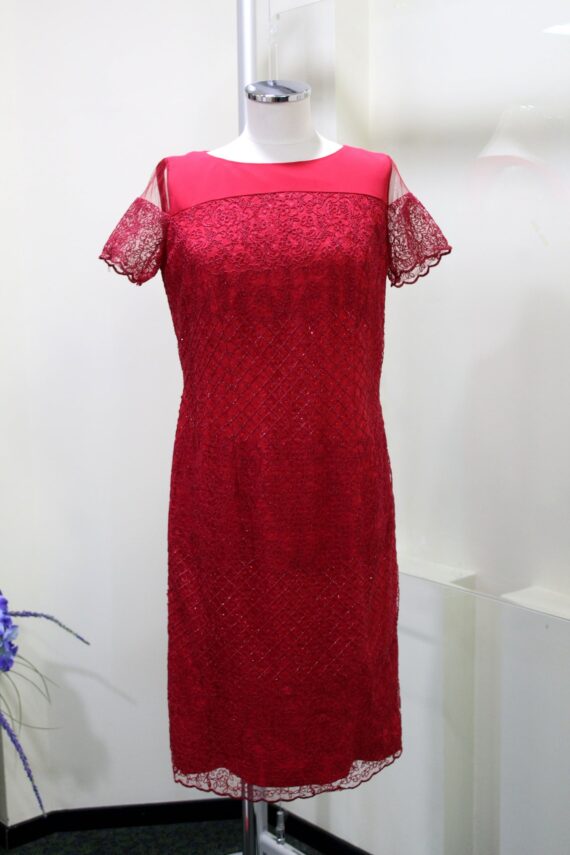Abito di pizzo rosso