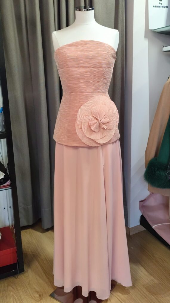 Completo Carla Ruiz rosa